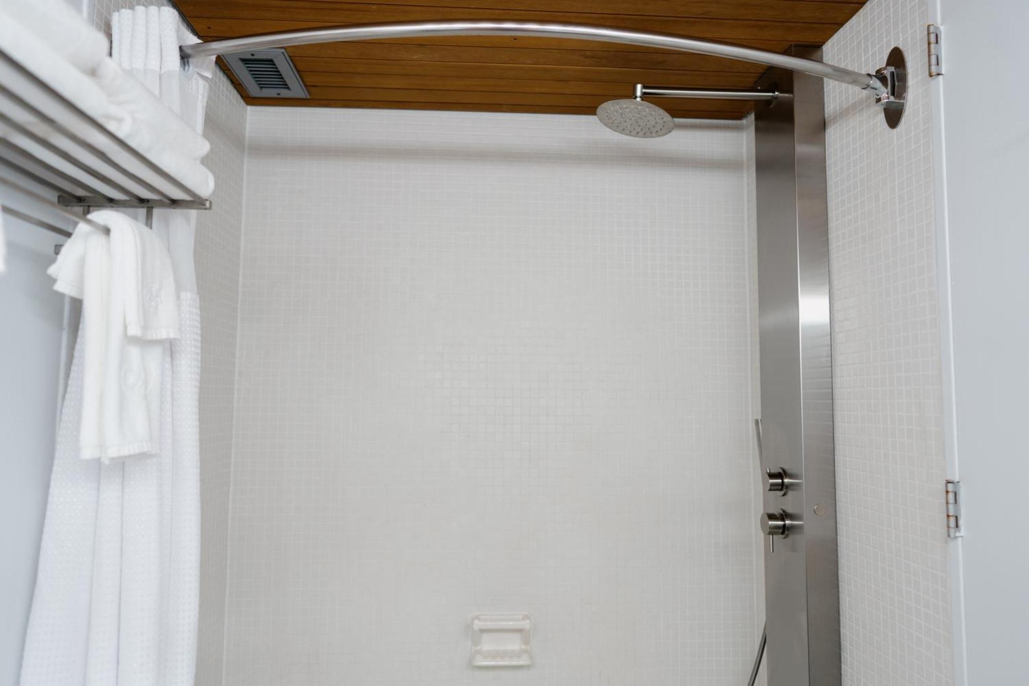 Hotels Gouverneur Sept-Iles Room photo